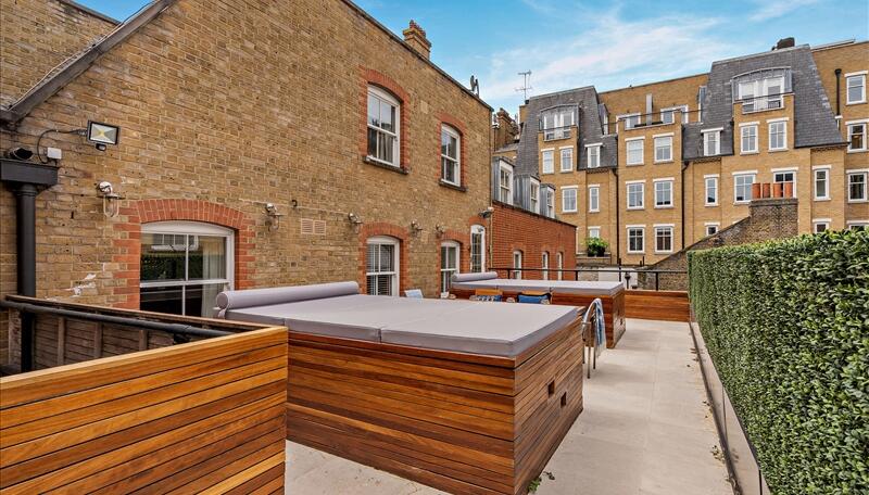 2 bed property in Grosvenor Hill, London